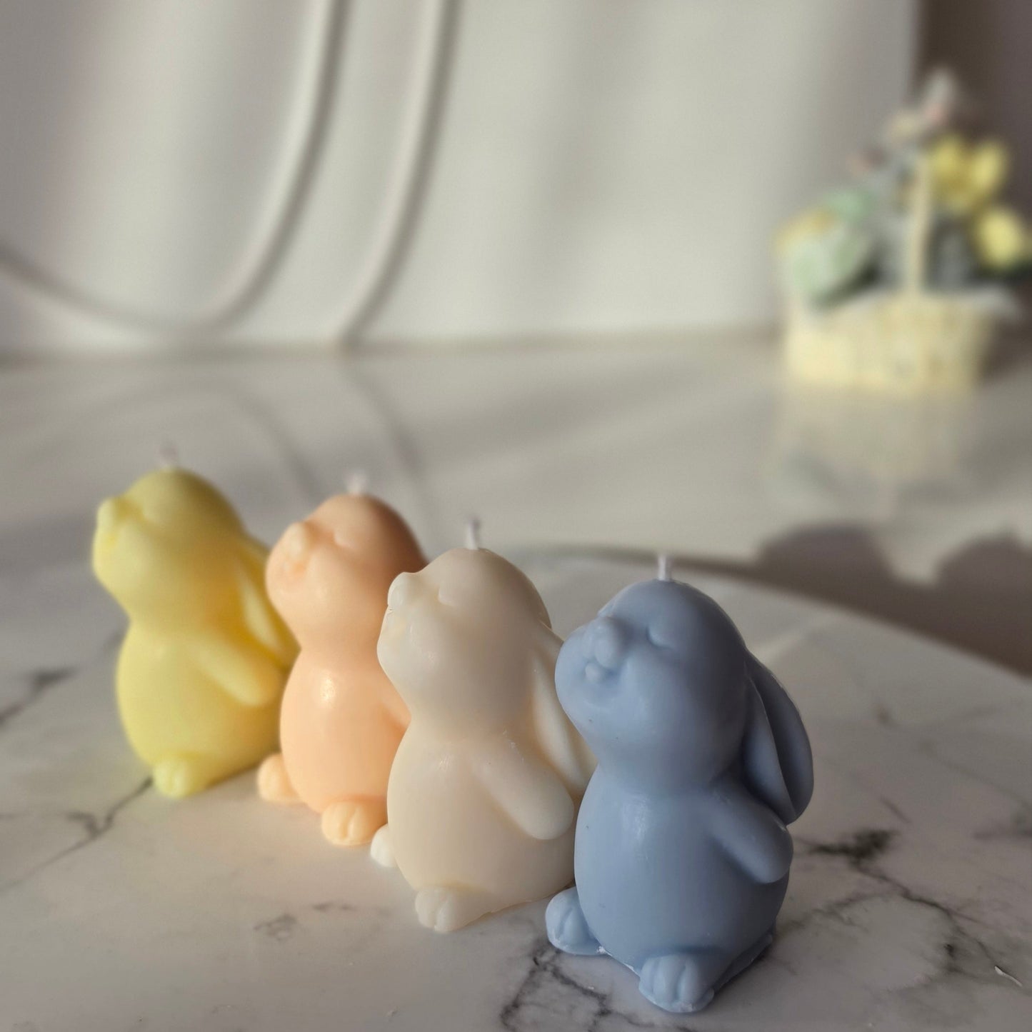 Handgefertiges  Sojakerze  Osterhase MI